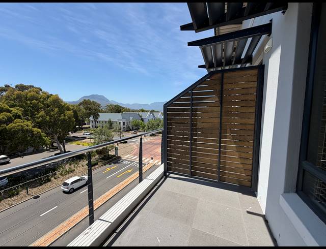 81M² OFFICE TO LET IN PAARDEVLEI